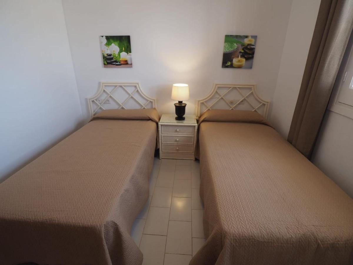 Alaymar With Fantastic Views Overlooking Burriana Beach Zone Hébergement de vacances